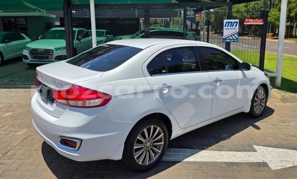 Buy Used Suzuki Ciaz White Car in Maputo in Maputo Buy Used Suzuki Ciaz White Car in Maputo in Maputo
