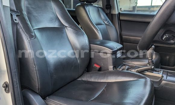 Nunua Ilio tumika Toyota Land Cruiser Prado Nyeupe Gari ndani ya Maputo nchini Maputo Nunua Ilio tumika Toyota Land Cruiser Prado Nyeupe Gari ndani ya Maputo nchini Maputo