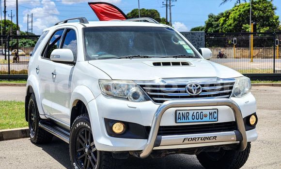 Comprar Usado Toyota Fortuner Branco Carro em Maputo em Maputo