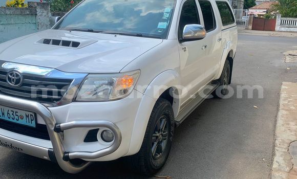 Comprar Usado Toyota Hilux Branco Carro em Maputo em Maputo Comprar Usado Toyota Hilux Branco Carro em Maputo em Maputo