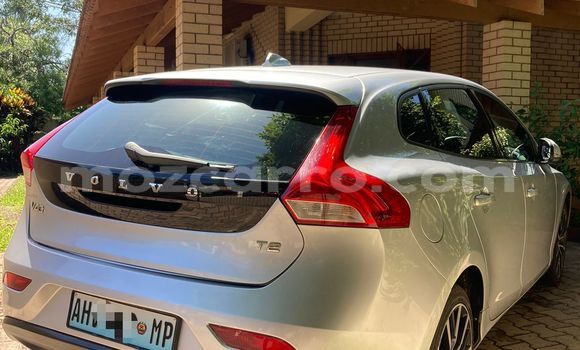 Comprar Usado Volvo V40 Castanho Carro em Maputo em Maputo Comprar Usado Volvo V40 Castanho Carro em Maputo em Maputo