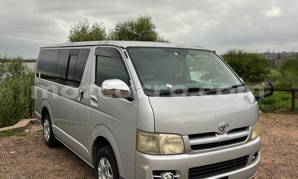 Comprar Novo Toyota Hiace Prata Carro em Maputo em Maputo