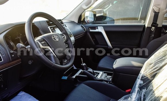 Tenga Imported Toyota Prado Zvimwe Mota in Import - Dubai in Cabo Delgado Tenga Imported Toyota Prado Zvimwe Mota in Import - Dubai in Cabo Delgado