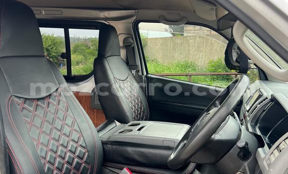 Comprar Novo Toyota Hiace Prata Carro em Maputo em Maputo Comprar Novo Toyota Hiace Prata Carro em Maputo em Maputo
