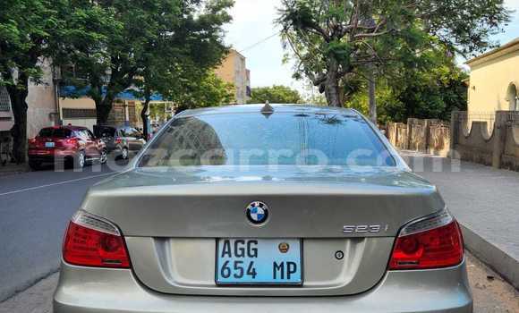 Nunua Ilio tumika BMW 5-Series Fedha Gari ndani ya Maputo nchini Maputo