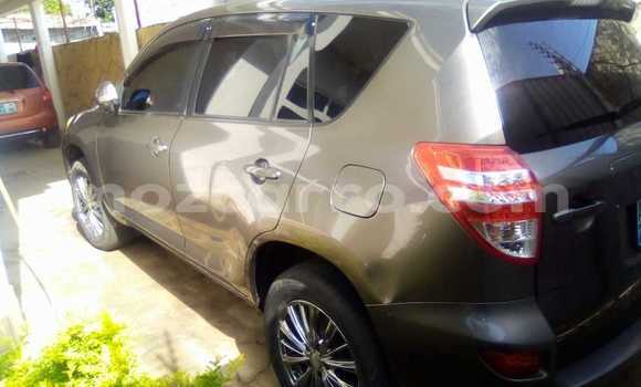 Buy Used Toyota RAV4 Silver Car in Maputo in Maputo Buy Used Toyota RAV4 Silver Car in Maputo in Maputo