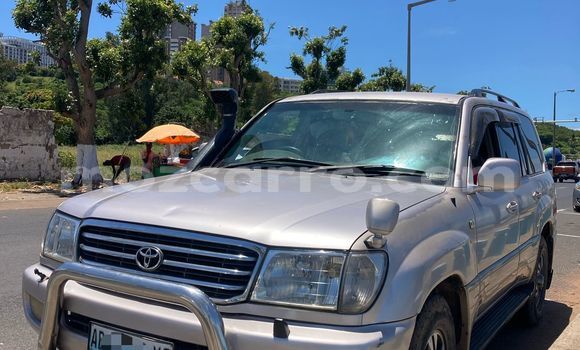 Comprar Usado Toyota Land Cruiser Prado Prata Carro em Maputo em Maputo