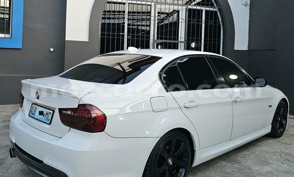 Comprar Usado BMW 3-Series Branco Carro em Maputo em Maputo Comprar Usado BMW 3-Series Branco Carro em Maputo em Maputo