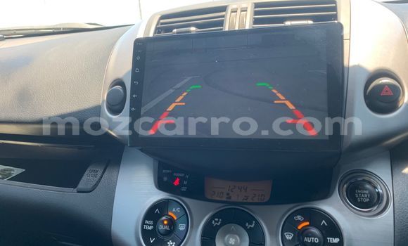 Nunua Ilio tumika Toyota RAV4 Nyeupe Gari ndani ya Maputo nchini Maputo Nunua Ilio tumika Toyota RAV4 Nyeupe Gari ndani ya Maputo nchini Maputo