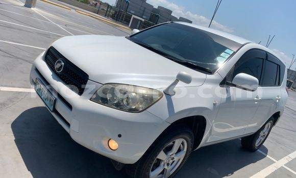 Nunua Ilio tumika Toyota RAV4 Nyeupe Gari ndani ya Maputo nchini Maputo Nunua Ilio tumika Toyota RAV4 Nyeupe Gari ndani ya Maputo nchini Maputo