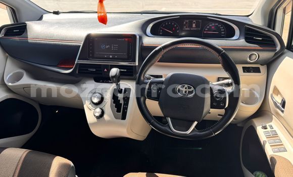 Nunua Ilio tumika Toyota Sienta Nyeupe Gari ndani ya Maputo nchini Maputo Nunua Ilio tumika Toyota Sienta Nyeupe Gari ndani ya Maputo nchini Maputo