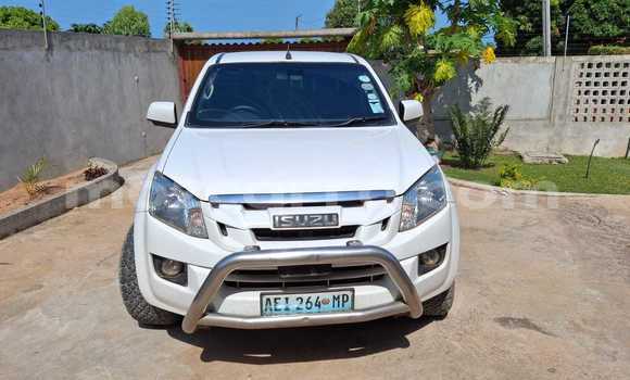 Comprar Usado Isuzu D-MAX Branco Carro em Maputo em Maputo