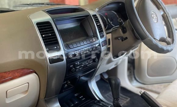 Comprar Usado Toyota Land Cruiser Prado Branco Carro em Maputo em Maputo Comprar Usado Toyota Land Cruiser Prado Branco Carro em Maputo em Maputo