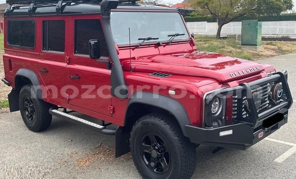 Buy Used Land Rover Defender Green Car in Maputo in Maputo Buy Used Land Rover Defender Green Car in Maputo in Maputo