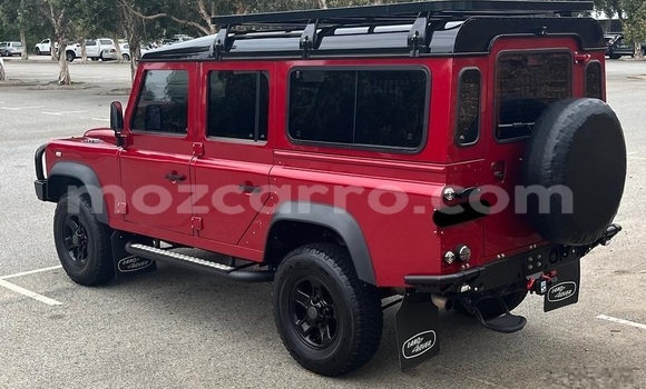 Buy Used Land Rover Defender Green Car in Maputo in Maputo Buy Used Land Rover Defender Green Car in Maputo in Maputo