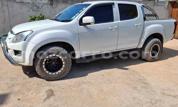 Nunua Ilio tumika Isuzu D-MAX Nyingine Gari ndani ya Maputo nchini Maputo