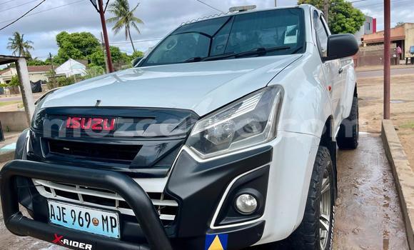 Tenga Tsaru Isuzu D-MAX Chena Mota in Maputo in Maputo Tenga Tsaru Isuzu D-MAX Chena Mota in Maputo in Maputo
