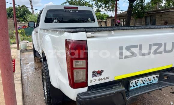 Tenga Tsaru Isuzu D-MAX Chena Mota in Maputo in Maputo Tenga Tsaru Isuzu D-MAX Chena Mota in Maputo in Maputo