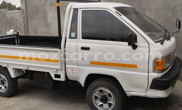 Comprar Usado Toyota Town Ace Branco Carro em Maputo em Maputo