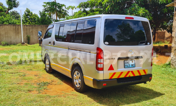 Comprar Usado Toyota RegiusAce De outros Carro em Maputo em Maputo Comprar Usado Toyota RegiusAce De outros Carro em Maputo em Maputo