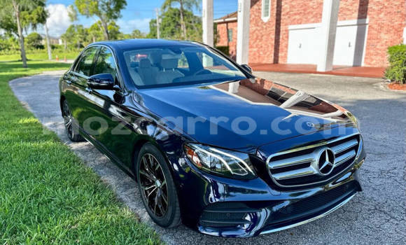 Buy Used Mercedes-Benz E-Classe Blue Car in Maputo in Maputo Buy Used Mercedes-Benz E-Classe Blue Car in Maputo in Maputo