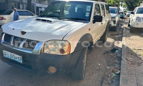 Tenga Tsaru Nissan Hardbody Chena Mota in Maputo in Maputo