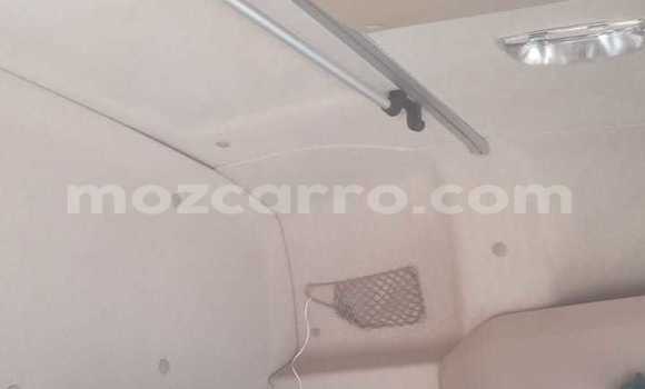 Comprar Novo Mercedes‒Benz Truck Branco Caminhão em Maputo em Maputo Comprar Novo Mercedes‒Benz Truck Branco Caminhão em Maputo em Maputo