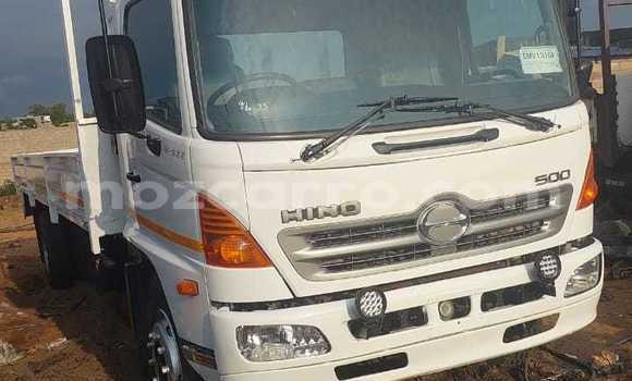 Comprar Usado Hino 300 Series Branco Caminhão em Maputo em Maputo Comprar Usado Hino 300 Series Branco Caminhão em Maputo em Maputo