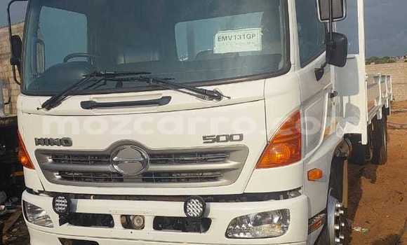 Comprar Usado Hino 300 Series Branco Caminhão em Maputo em Maputo Comprar Usado Hino 300 Series Branco Caminhão em Maputo em Maputo