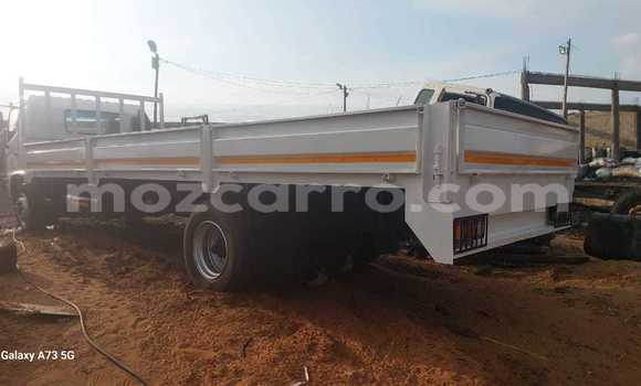 Comprar Usado Hino 300 Series Branco Caminhão em Maputo em Maputo Comprar Usado Hino 300 Series Branco Caminhão em Maputo em Maputo