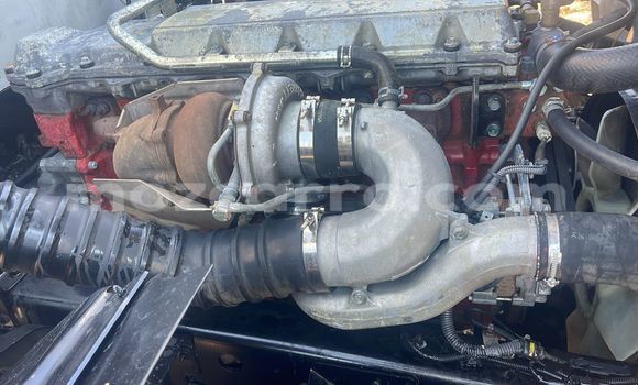 Comprar Usado Hino 300 Series Branco Caminhão em Maputo em Maputo Comprar Usado Hino 300 Series Branco Caminhão em Maputo em Maputo