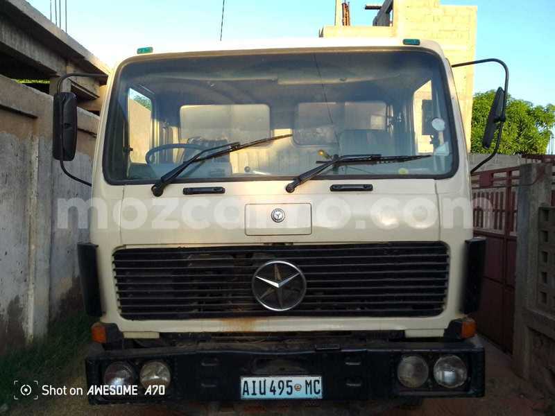 Big with watermark mercedes benz 300cd maputo maputo 35955