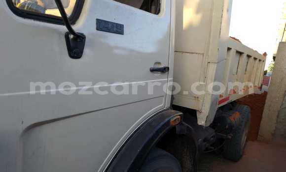 Nunua Ilio tumika Mercedes‒Benz 300CD Nyingine Gari ndani ya Maputo nchini Maputo Nunua Ilio tumika Mercedes‒Benz 300CD Nyingine Gari ndani ya Maputo nchini Maputo