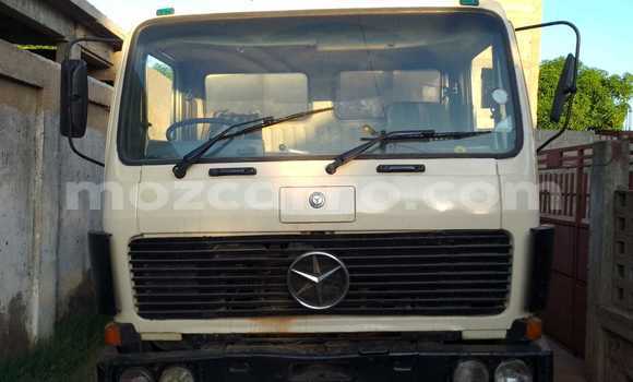 Nunua Ilio tumika Mercedes‒Benz 300CD Nyingine Gari ndani ya Maputo nchini Maputo Nunua Ilio tumika Mercedes‒Benz 300CD Nyingine Gari ndani ya Maputo nchini Maputo