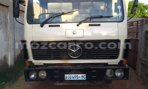 Nunua Ilio tumika Mercedes‒Benz 300CD Nyingine Gari ndani ya Maputo nchini Maputo Nunua Ilio tumika Mercedes‒Benz 300CD Nyingine Gari ndani ya Maputo nchini Maputo