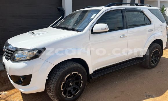 Nunua Ilio tumika Toyota Fortuner Nyeupe Gari ndani ya Maputo nchini Maputo Nunua Ilio tumika Toyota Fortuner Nyeupe Gari ndani ya Maputo nchini Maputo