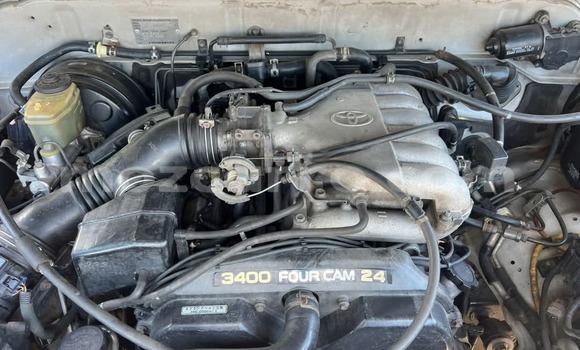 Nunua Ilio tumika Toyota Land Cruiser Prado Nyeupe Gari ndani ya Maputo nchini Maputo Nunua Ilio tumika Toyota Land Cruiser Prado Nyeupe Gari ndani ya Maputo nchini Maputo