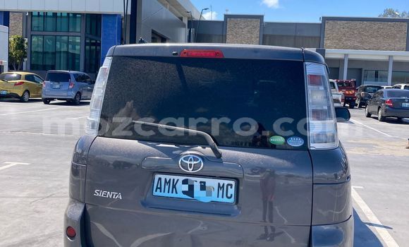 Comprar Usado Toyota Sienta Prata Carro em Maputo em Maputo Comprar Usado Toyota Sienta Prata Carro em Maputo em Maputo