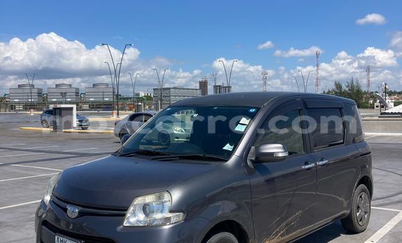 Comprar Usado Toyota Sienta Prata Carro em Maputo em Maputo Comprar Usado Toyota Sienta Prata Carro em Maputo em Maputo
