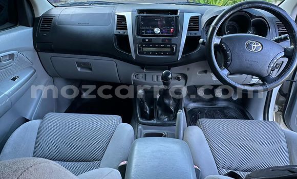 Buy Used Toyota Hilux White Car in Maputo in Maputo Buy Used Toyota Hilux White Car in Maputo in Maputo
