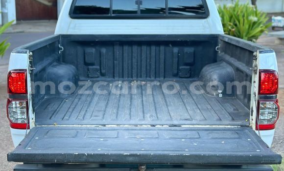 Buy Used Toyota Hilux White Car in Maputo in Maputo Buy Used Toyota Hilux White Car in Maputo in Maputo