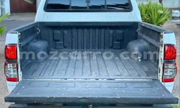 Nunua Mpya Toyota Hilux Nyeupe Gari ndani ya Maputo nchini Maputo Nunua Mpya Toyota Hilux Nyeupe Gari ndani ya Maputo nchini Maputo