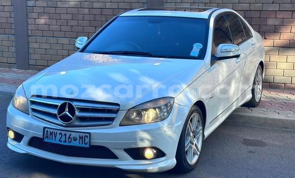 Comprar Usado Mercedes-Benz C-Classe Branco Carro em Maputo em Maputo Comprar Usado Mercedes-Benz C-Classe Branco Carro em Maputo em Maputo