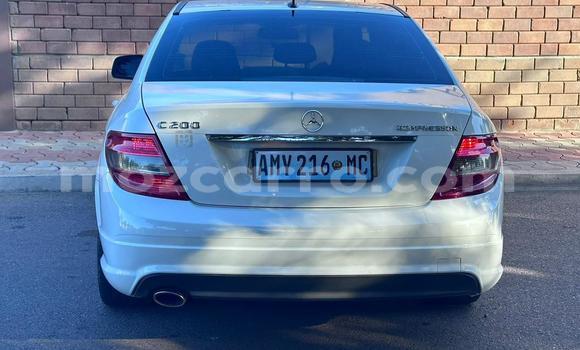 Comprar Usado Mercedes-Benz C-Classe Branco Carro em Maputo em Maputo Comprar Usado Mercedes-Benz C-Classe Branco Carro em Maputo em Maputo