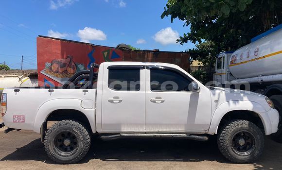 Comprar Usado Mazda BT-50 Branco Carro em Maputo em Maputo Comprar Usado Mazda BT-50 Branco Carro em Maputo em Maputo