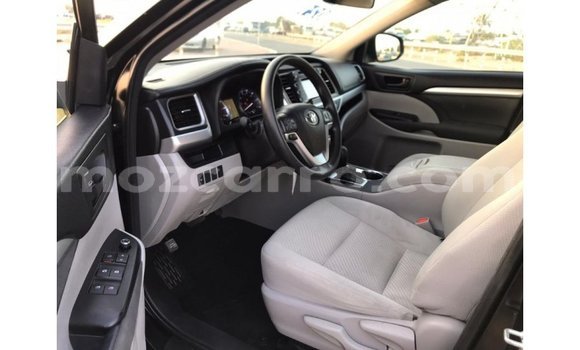 Nunua Imported Toyota Highlander Nyeusi Gari ndani ya Import - Dubai nchini Cabo Delgado Nunua Imported Toyota Highlander Nyeusi Gari ndani ya Import - Dubai nchini Cabo Delgado
