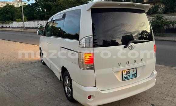 Buy Used Toyota Voxy White Car in Maputo in Maputo Buy Used Toyota Voxy White Car in Maputo in Maputo