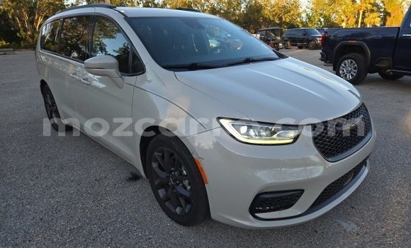 Tenga Tsaru Chrysler Pacifica Chena Mota in Maputo in Maputo Tenga Tsaru Chrysler Pacifica Chena Mota in Maputo in Maputo