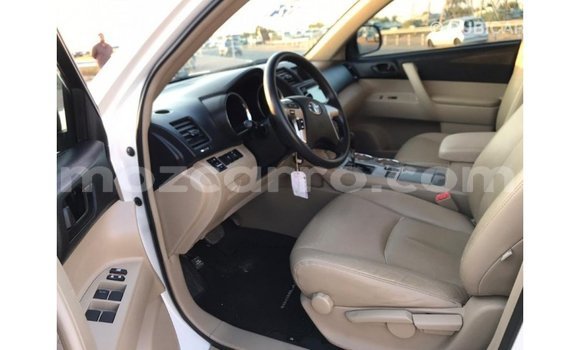 Tenga Imported Toyota Highlander Chena Mota in Import - Dubai in Cabo Delgado Tenga Imported Toyota Highlander Chena Mota in Import - Dubai in Cabo Delgado