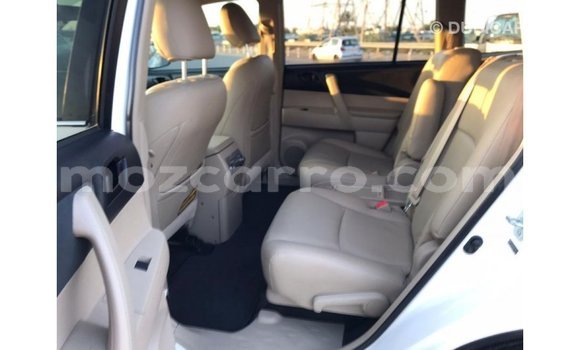 Tenga Imported Toyota Highlander Chena Mota in Import - Dubai in Cabo Delgado Tenga Imported Toyota Highlander Chena Mota in Import - Dubai in Cabo Delgado